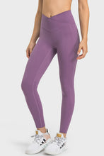 Load image into Gallery viewer, V-Waist Yoga Leggings with Pockets
