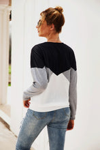Load image into Gallery viewer, Color Block Round Neck Long Sleeve Top