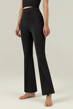 Load image into Gallery viewer, Center Seam Sports Flare Pants
