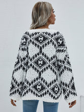 Load image into Gallery viewer, Geometric Print Chunky Knit Sweater